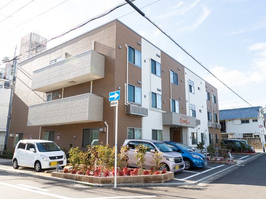近代的な建物の外観