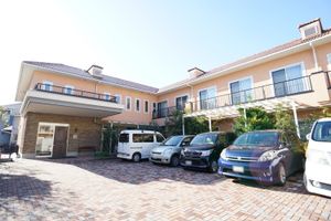 暖かみのある施設外観