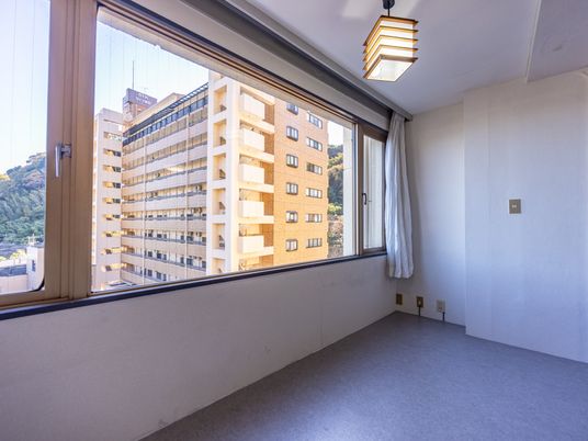 自然光が差し込む居室