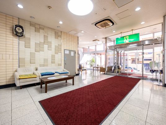 広々としたロビー