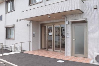広々とした出入口