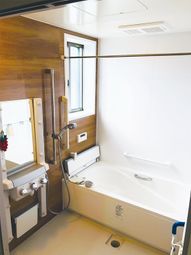 清潔感のある明るい浴室