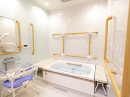 バリアフリー対応の浴室
