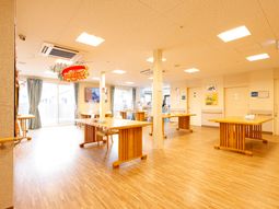 明るいダイニング空間