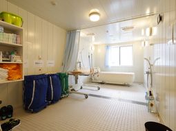 整備された明るい浴室