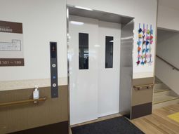 清潔感あるエレベーター