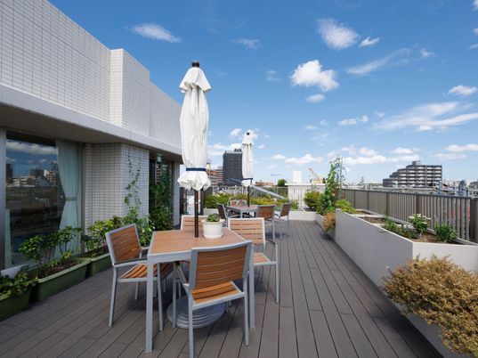 屋上のテラス席