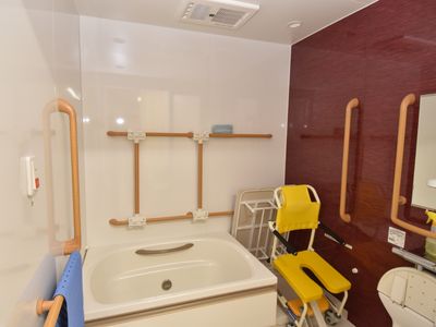 手すり付き快適浴室