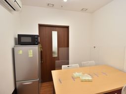シンプルな居室の一角