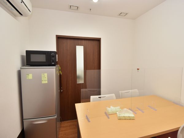 シンプルな居室の一角