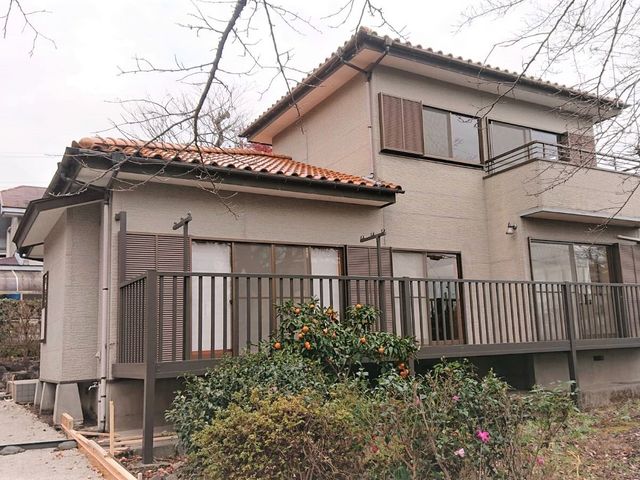 広々としたバルコニー 外観 家の大きなバルコニーからは、心地よい自然の風を感じられます。