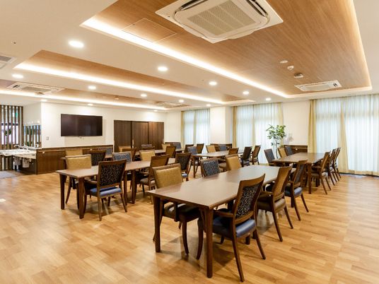 広々とした快適なダイニング