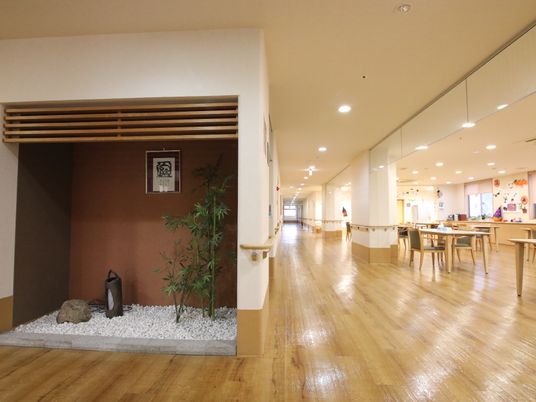 和の趣ある廊下の風景