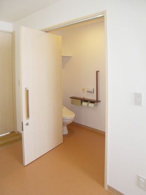 清潔なトイレの空間