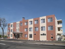 清潔感あふれる建物外観