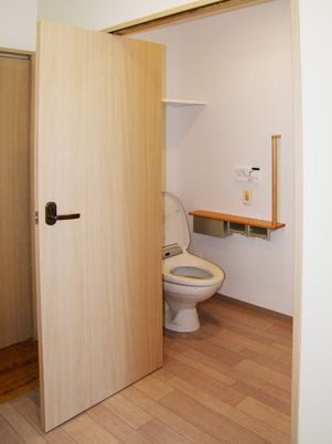 バリアフリーなトイレ空間