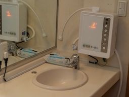 洗面所の設備と鏡