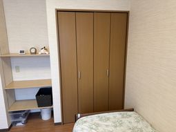 落ち着いた雰囲気の居室