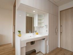 清潔な洗面台の一角