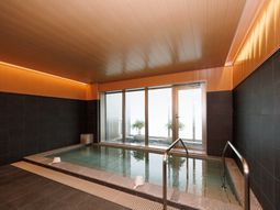 温かい雰囲気の浴室