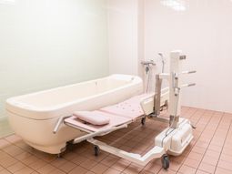 バリアフリーの浴室設備