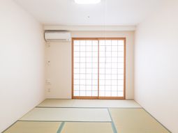 日本式の清潔な和室