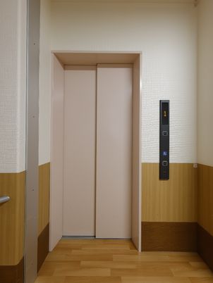 清潔な居室のクローゼット