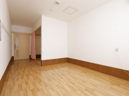 明るく広い洋室