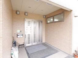 清潔感ある入口エリア