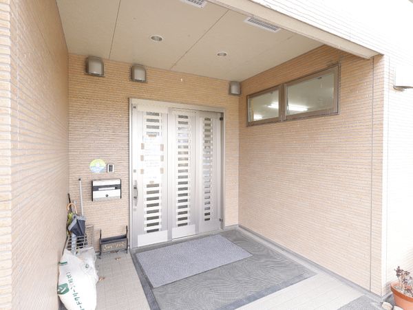 清潔感ある入口エリア