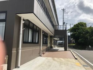 モダンな建物の外観