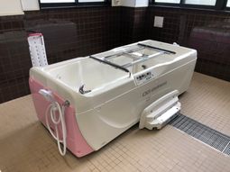 快適な設備の浴室