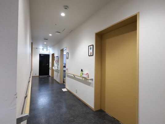 廊下のシンプルな風景