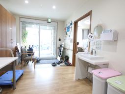 エントランスの明るい空間