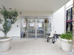 エントランスのアプローチ