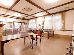 広々とした居心地の良い部屋