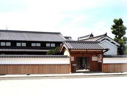 伝統的な建築のエントランス