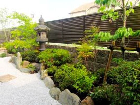 緑豊かな和風庭園