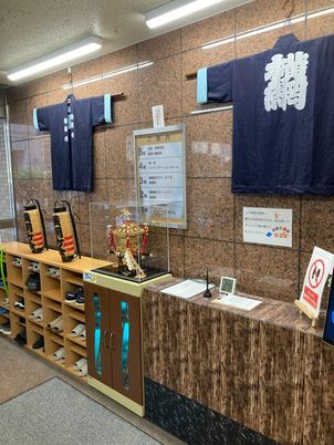 和風のロビーと受付  