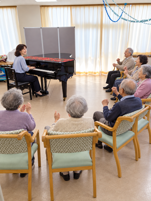 音楽を楽しむラウンジ  