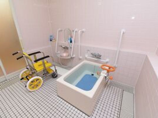 バリアフリー構造の浴室