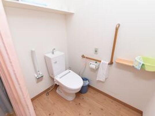 清潔感のあるトイレスペース