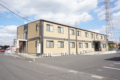 落ち着いた色の外観