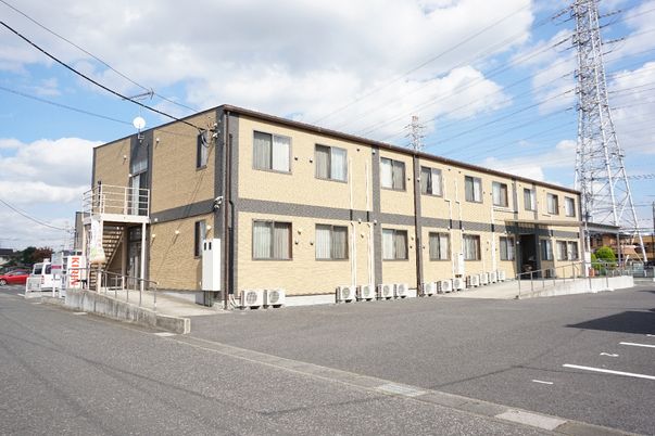 落ち着いた色の外観