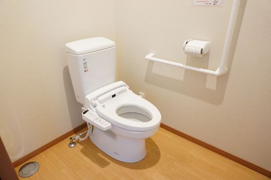 手すり付きトイレ設備
