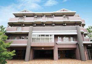 モダンな外観の建物