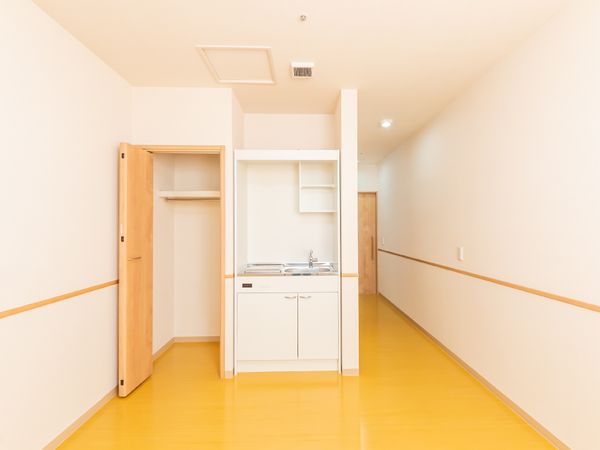 明るい居室の一角
