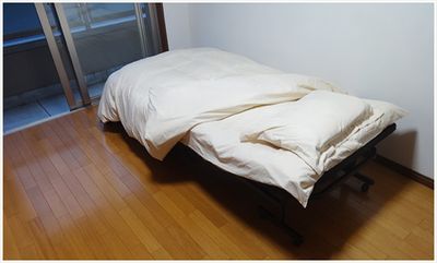 シンプルな寝室