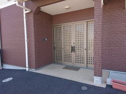 清潔感のある玄関エリア
