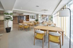 明るいダイニング空間